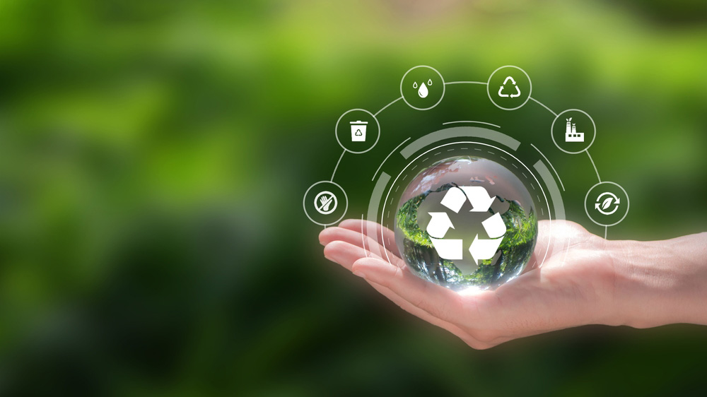 Supporting a manufacturing company in integrating recycled content in its product offering